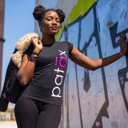 CAMISETA CLÁSICA MUJER